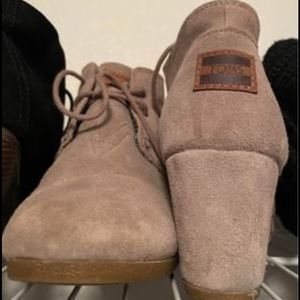 TOMS wedges